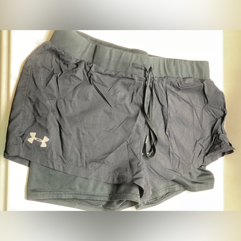 Under Armour run Speedpocket Heatgear Fitted shorts